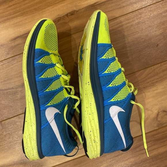 Nike FlyKnit Lunar 2 Running Shoes - Picture 3 of 8